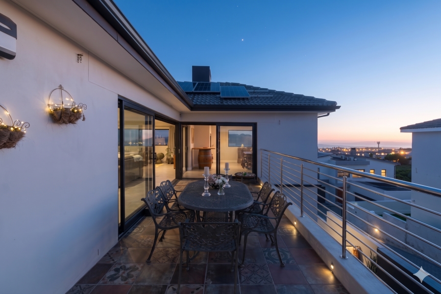 5 Bedroom Property for Sale in Myburgh Park Western Cape